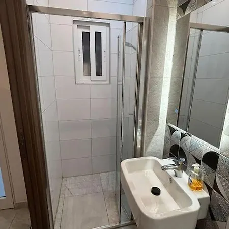 Stylish 2 Bedroom Loft With Yard Apartament Pietà