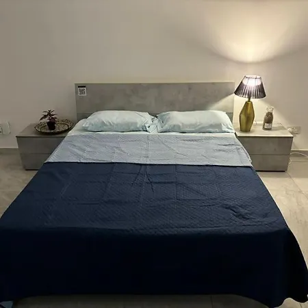 Stylish 2 Bedroom Loft With Yard Pietà